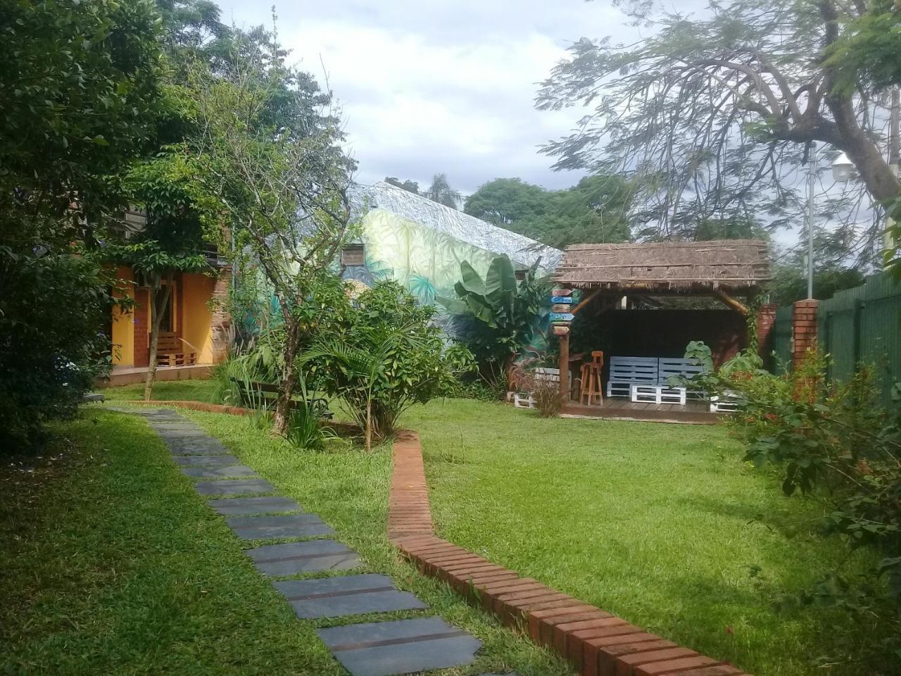 Hospedaje Los Vencejos Puerto Iguazú Buitenkant foto